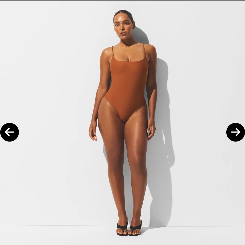 Sw63. NWT skims classic swim square neck scoop one piece size medium/xl🧡bronze